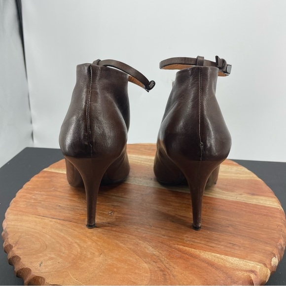 Givenchy brown leather T-bar heel booties Sz 40 peep toe - Picture 4 of 11